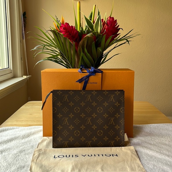 🛵 LOUIS VUITTON TOILETRY POUCH 26 🛵 - Picture 3 of 15